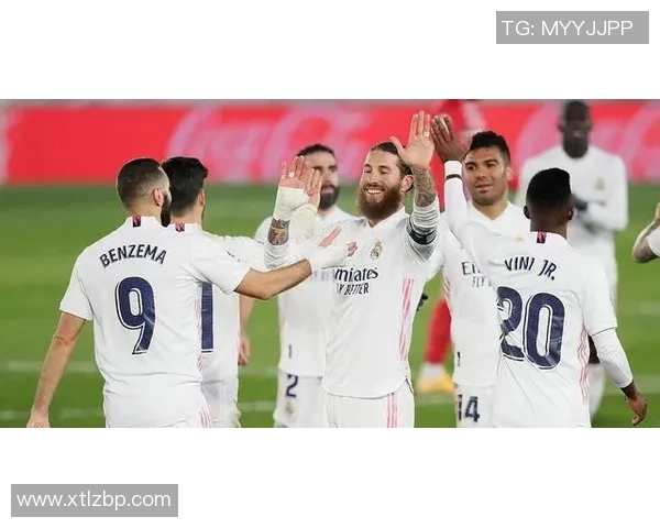 中超精彩对决曼联与切尔西战成平局乌龙球引发全场热烈反响 中超精彩对决曼联与切尔西战成平局乌龙球引发全场热烈反响