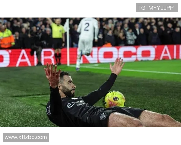 西甲激战利物浦狂胜曼联五球大捷帽子戏法引发全场狂欢 西甲激战利物浦狂胜曼联五球大捷帽子戏法引发全场狂欢