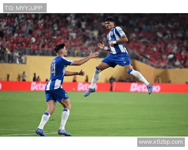 世界杯精彩对决AC米兰与波尔图战成平局战术分析引发全场热议 世界杯精彩对决AC米兰与波尔图战成平局战术分析引发全场热议